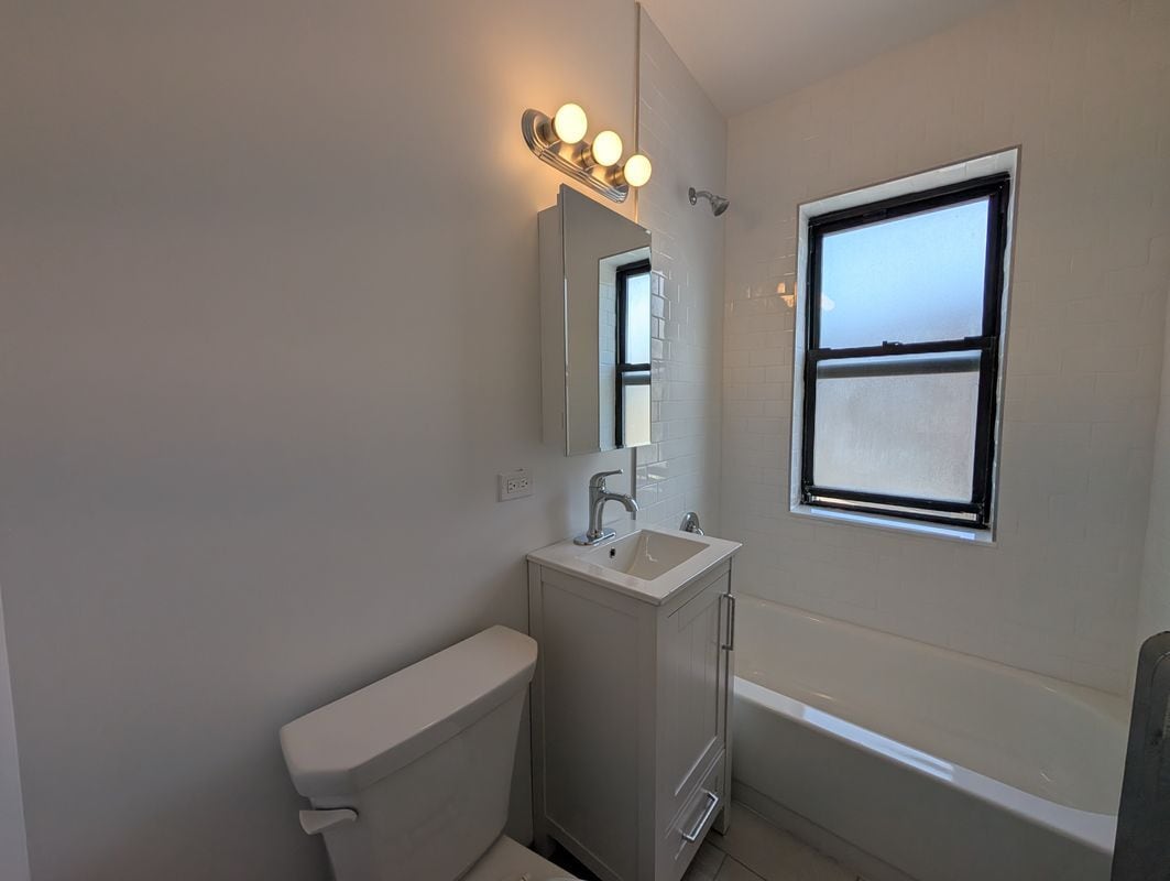 Building Photo - 2714 N Spaulding Ave