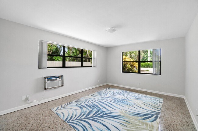 Building Photo - 5615 N Ocean Blvd