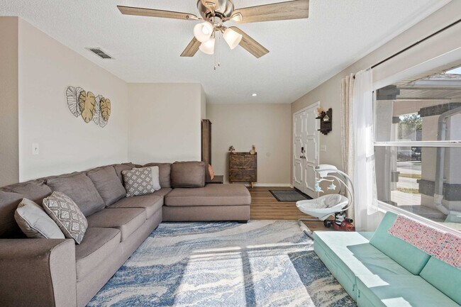 Building Photo - Spacious 3/2 Single Family Home in Spring ...