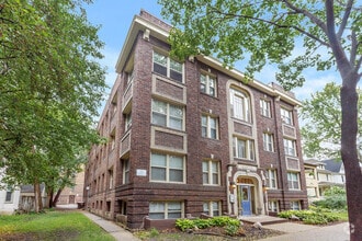 Building Photo - 2219 Garfield Ave