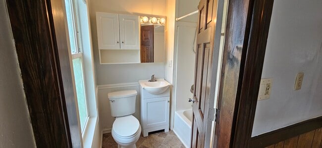 Building Photo - 23 Maple Street Anx