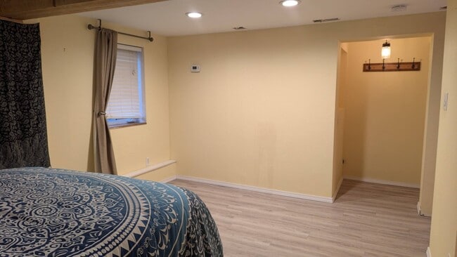 Building Photo - 1412 Springwater Dr