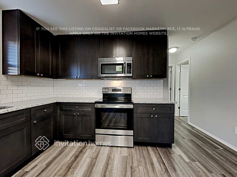 Building Photo - 8431 Redding Glen Ave