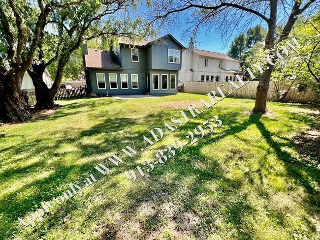 Building Photo - Updated 4 Bed 2.5 Bath in Olathe-Available...