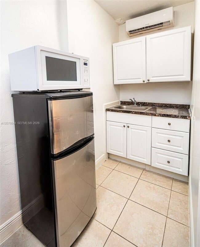 Building Photo - 8120 SW 103rd Ave