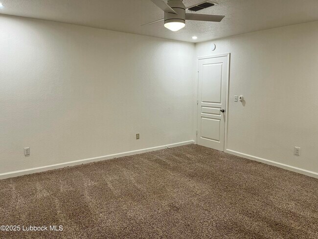 Building Photo - 2205 33rd St
