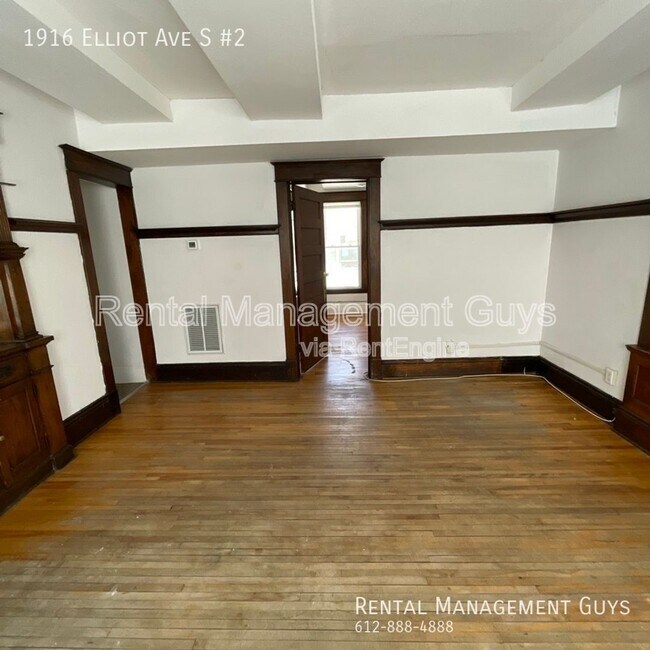 Building Photo - 1916 Elliot Ave
