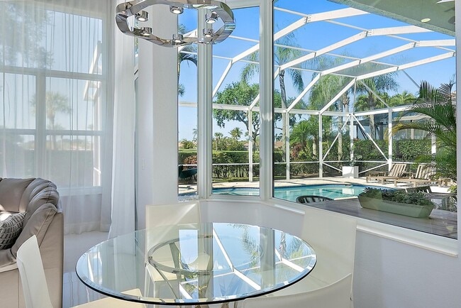 Building Photo - 8988 Lakes Blvd