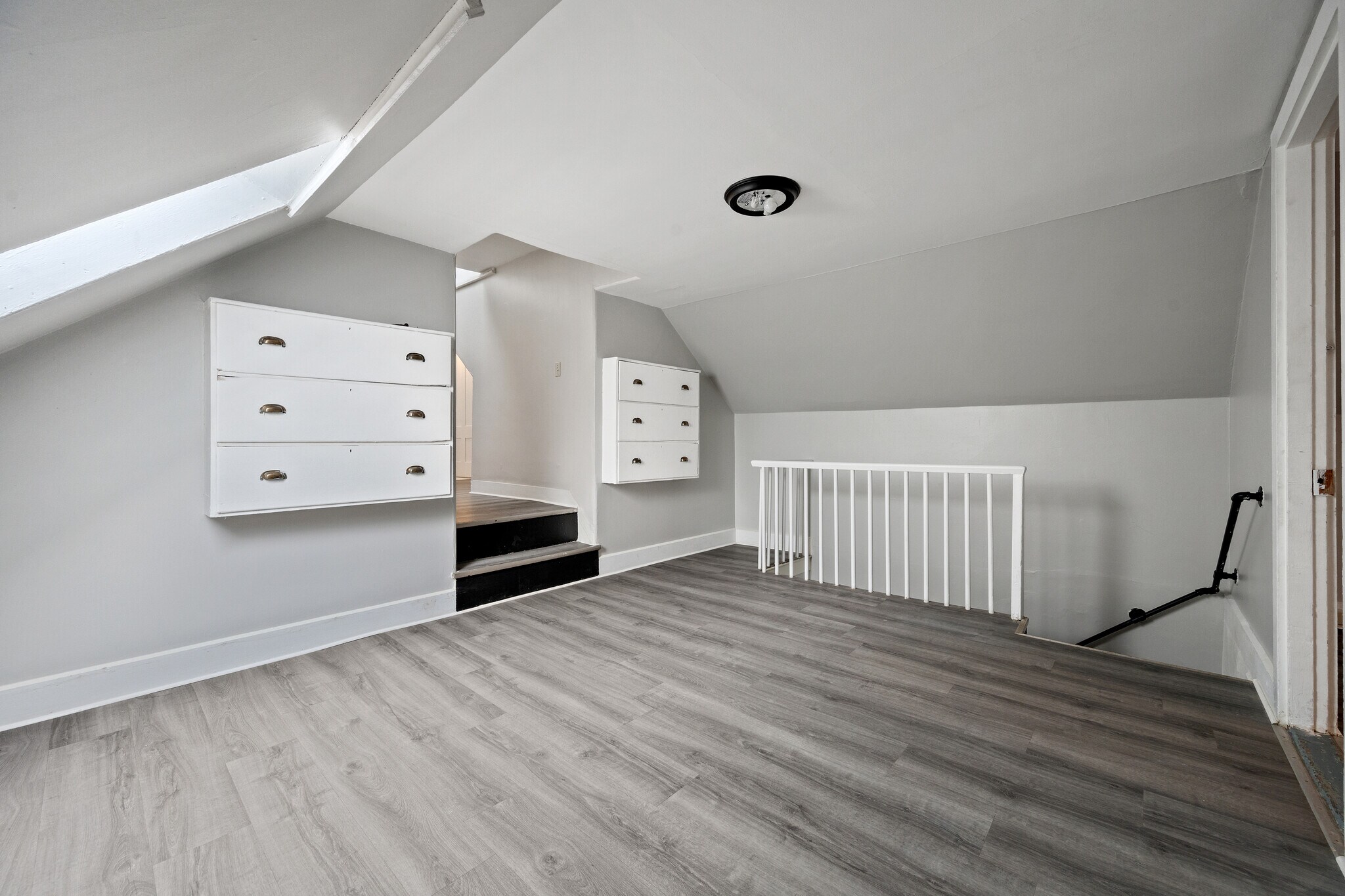 Building Photo - 135 Cedar St