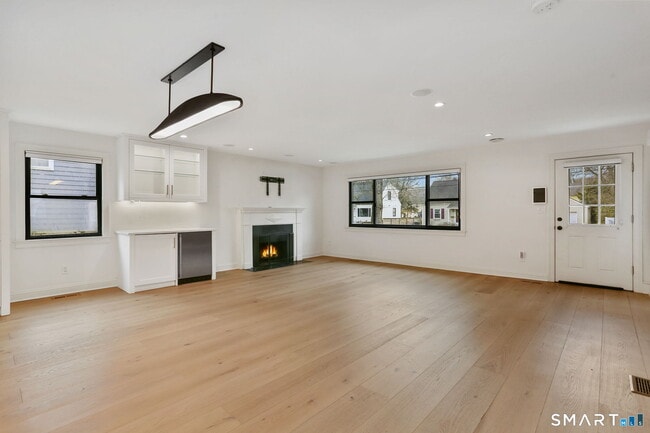 Building Photo - 86 New St