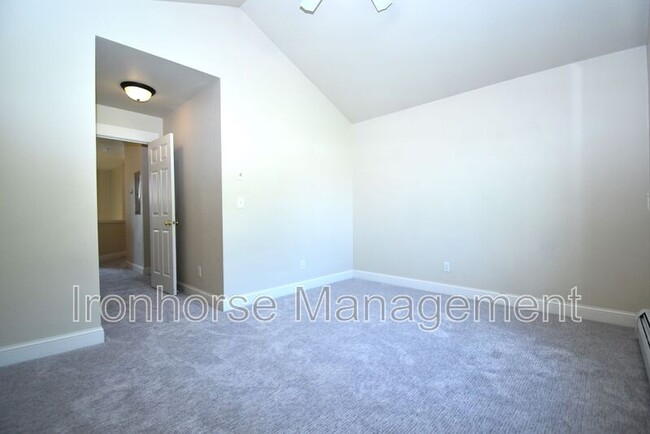 Building Photo - 623 Westgate Ave