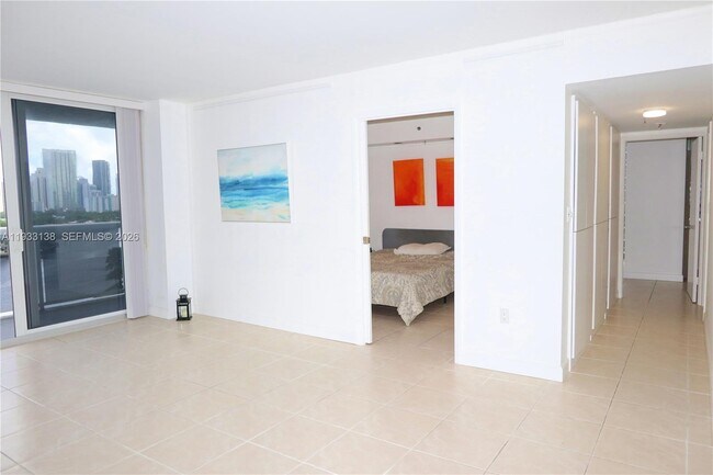 Building Photo - 20515 E Country Club Dr