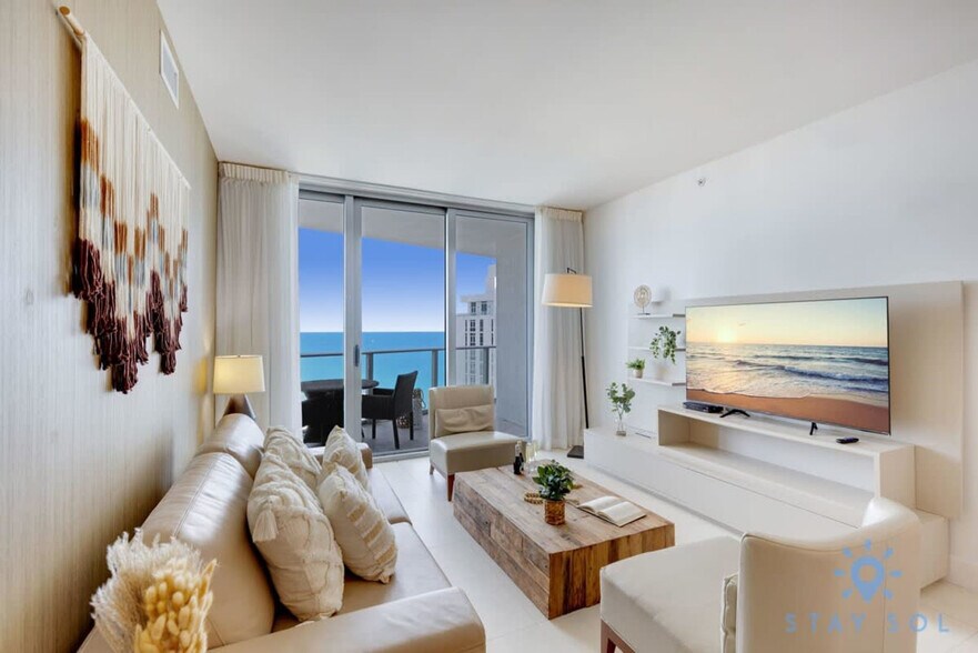 Primary Photo - 4111 S Ocean Dr