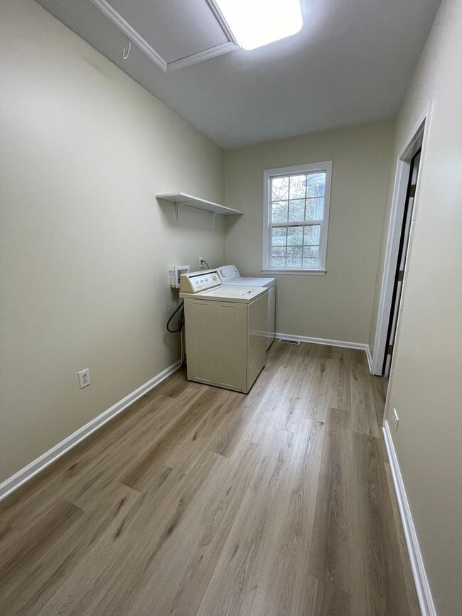 Building Photo - Incredible, newly renovated 3 br 3.5 ba Ca...