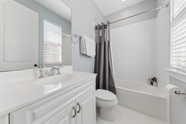 Building Photo - 41 Via Floresta Dr