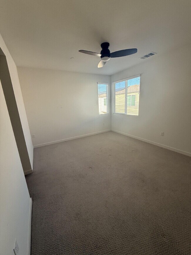 Building Photo - $3,950 - 4 Bed / 3.5 Bath Townhome in La Brisa Community of San Ysidro