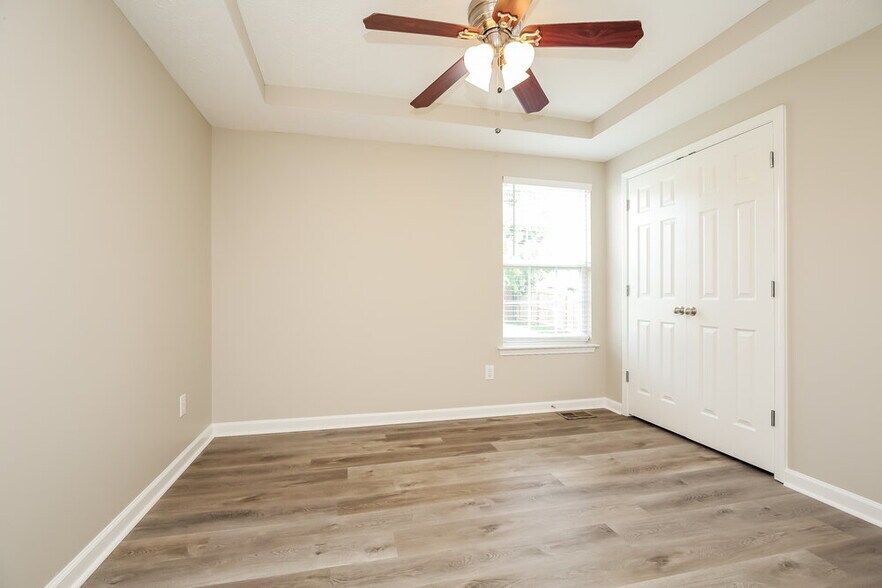 Building Photo - 7898 Rainey Dr