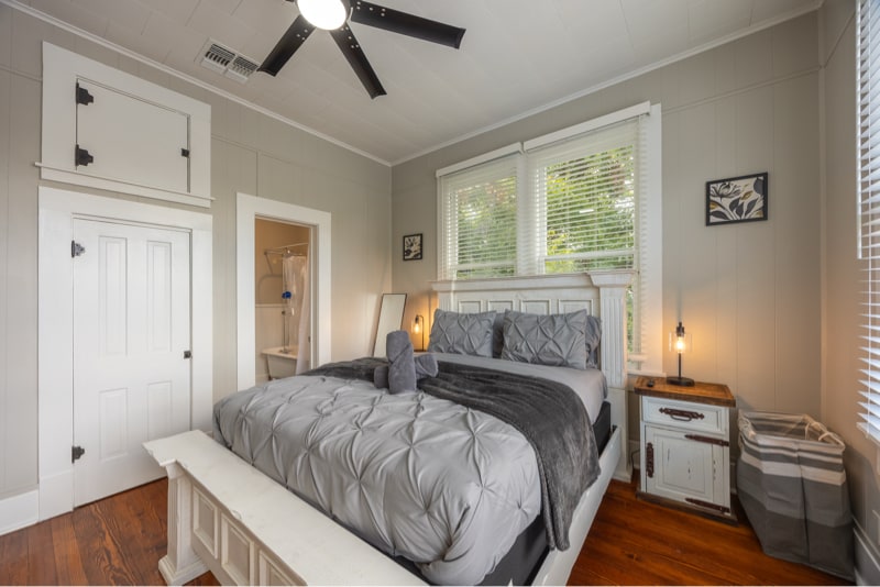 Building Photo - 500 Madison St