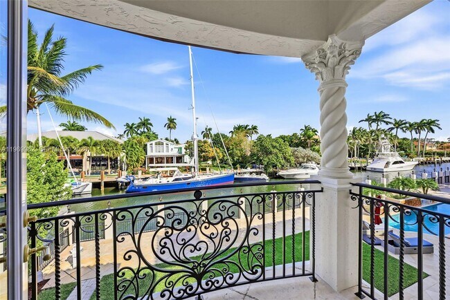 Building Photo - 628 Coral Way