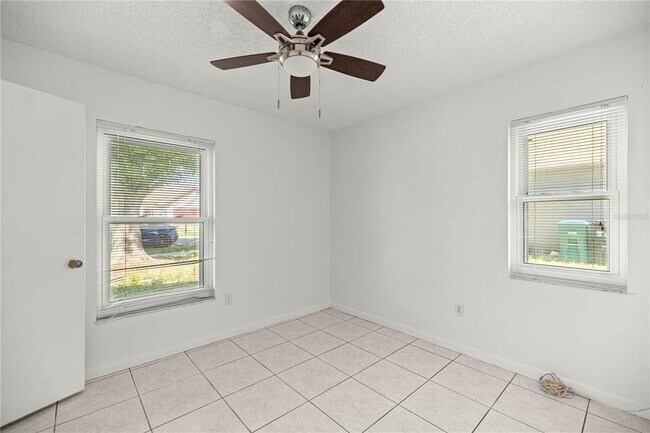Building Photo - 15121 SW 35th Avenue Rd