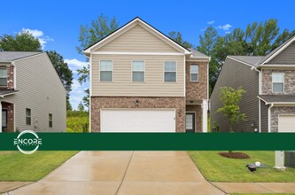 Building Photo - 4 bed / 2.5 bath in Gainesville! Retreat at Chicopee