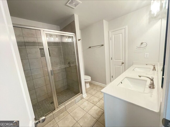 Building Photo - 2623 Hedgeway Cir