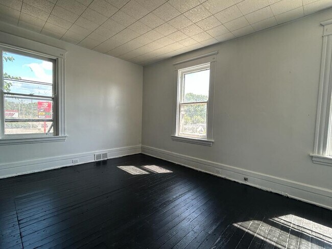 Building Photo - 110 E Galbraith Rd