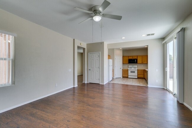 Building Photo - Large home near Aliante*Close to area schools and shopping centers*