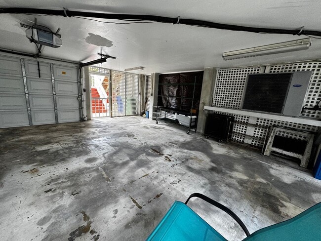 Building Photo - Key West Condo For Rent