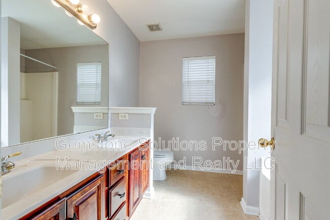 Building Photo - 3011 Baker Way
