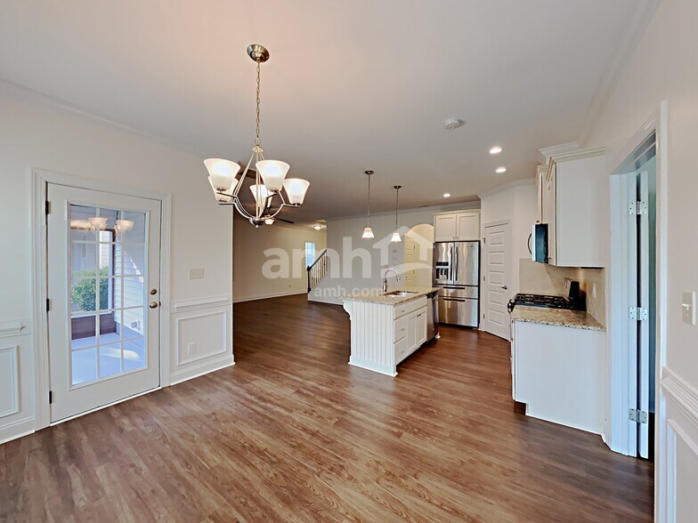 Building Photo - 756 Varina Ln