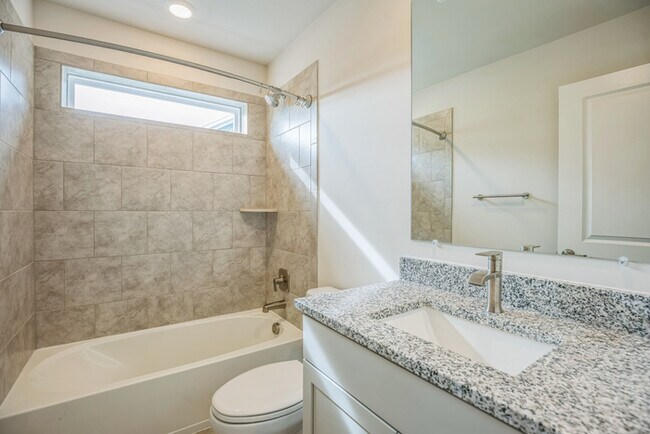 Building Photo - 2756 Bridgewater Dr