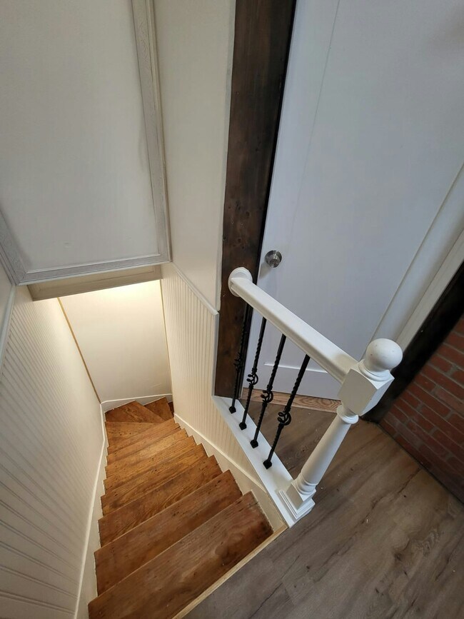 Building Photo - 1482 Cambridge St