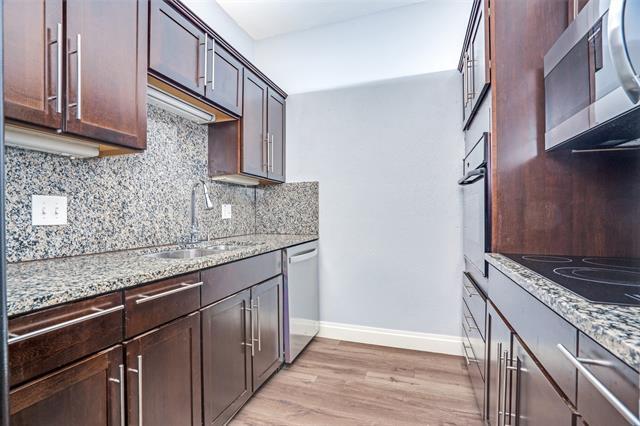 Building Photo - 9254 Forest Ln