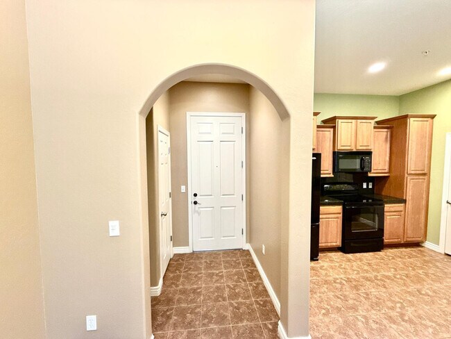 Building Photo - 14575 W Mountain View Blvd