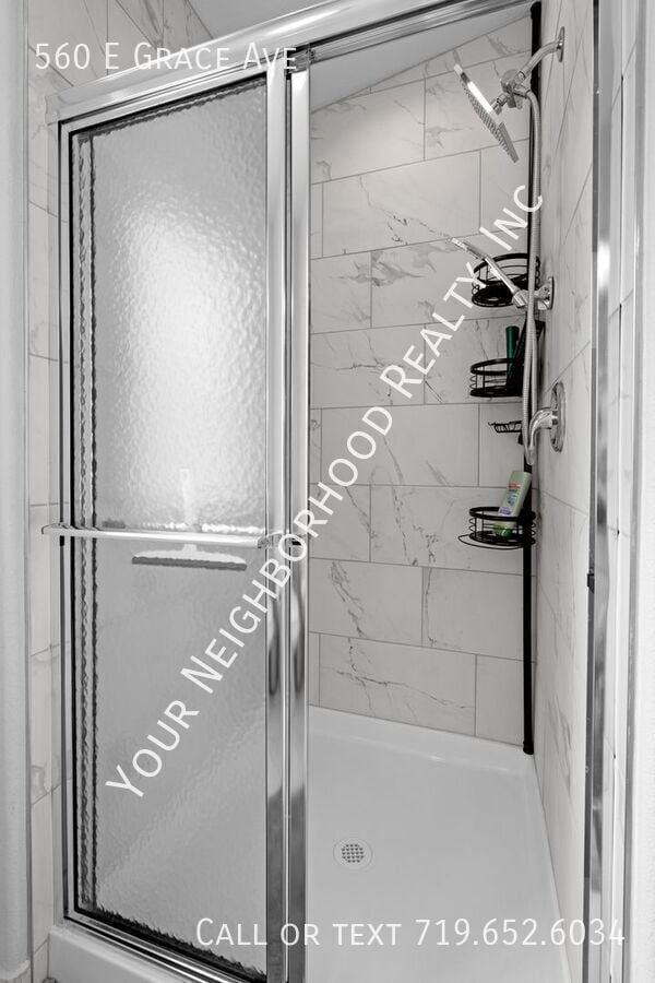 Building Photo - 560 E Grace Ave