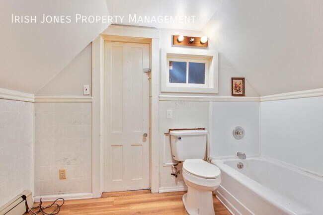 Building Photo - 138 Weimar St