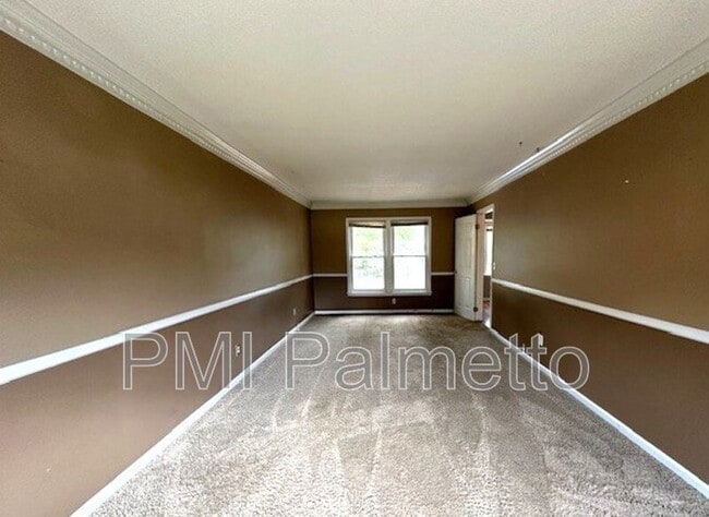 Building Photo - 105 Larkspur Ct