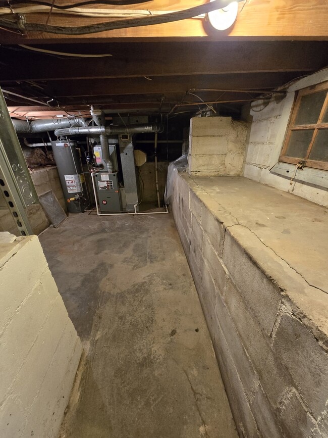 Building Photo - 526 Martinson N