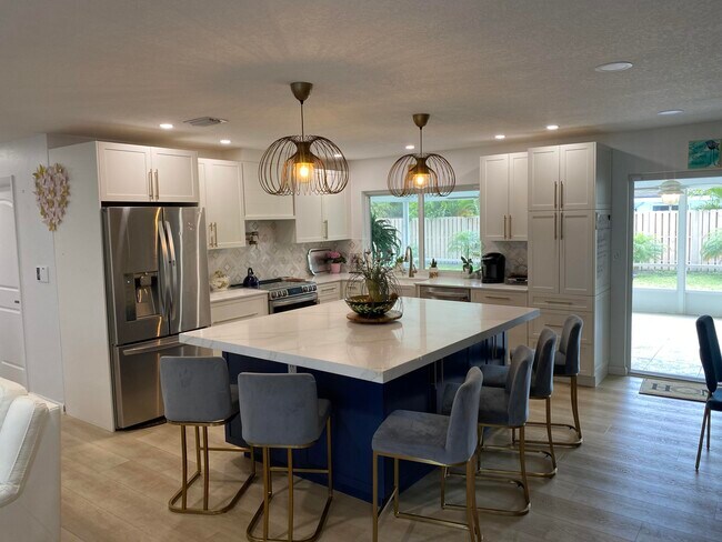 Building Photo - 1050 NW 6th Terrace