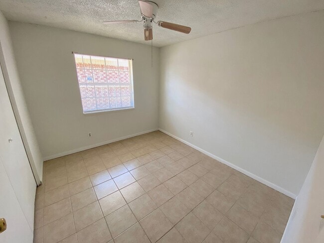 Building Photo - East El Paso 3 bed Refrig A/C