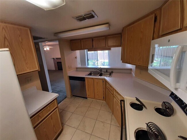 Building Photo - 14739 Norwood Oaks Dr