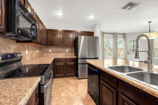 Building Photo - 10838 Black Wolf Bay