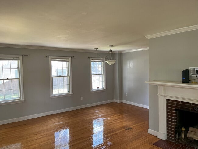 Building Photo - 35 Hastings Ave