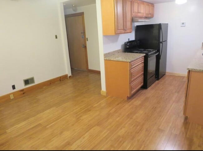 Building Photo - 90 Wallace St