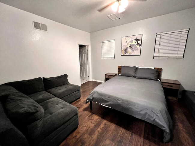 Bedroom - 3029 E Missouri Ave