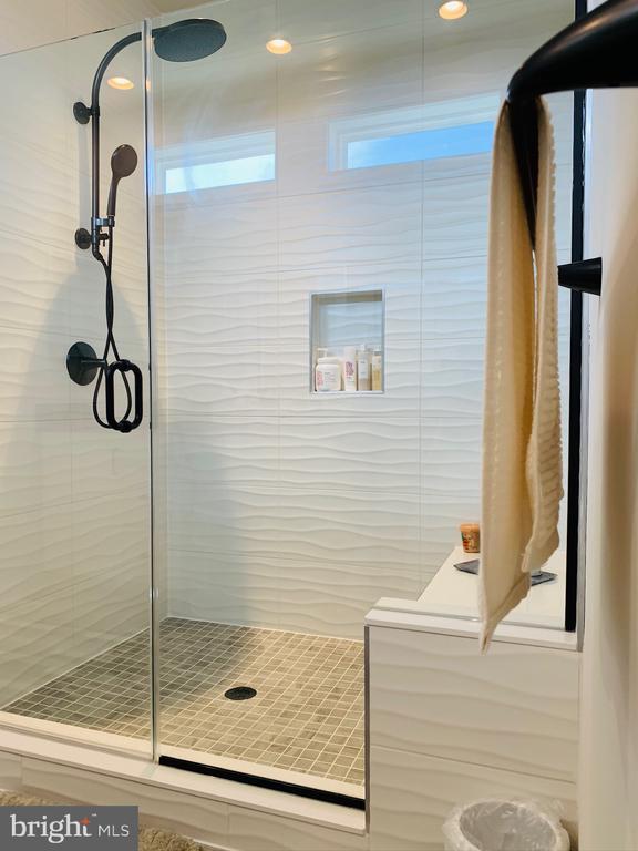 Building Photo - 23603 Hopewell Manor Terrace