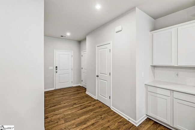 Building Photo - 148 Herrick Pl