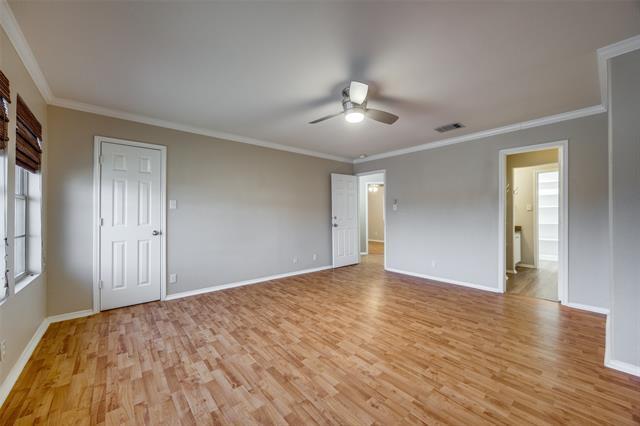 Building Photo - 900 N Brents Ave