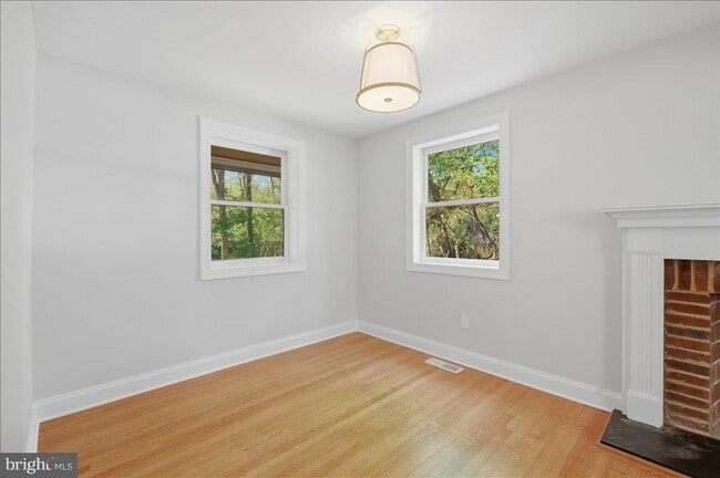 Building Photo - 5736 8th Rd N